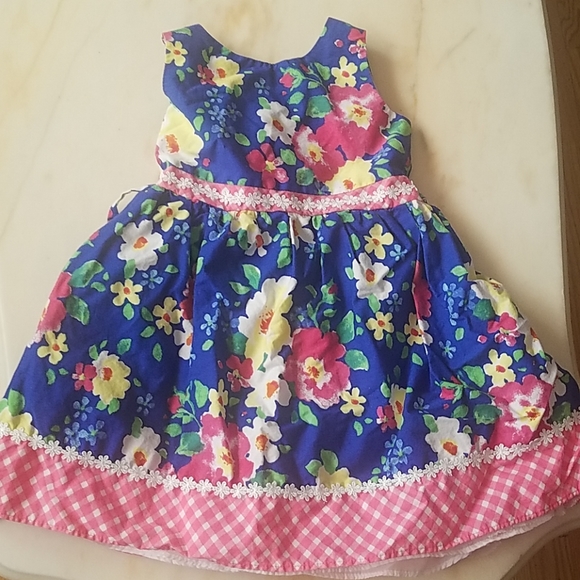 Dress - Picture 1 of 2